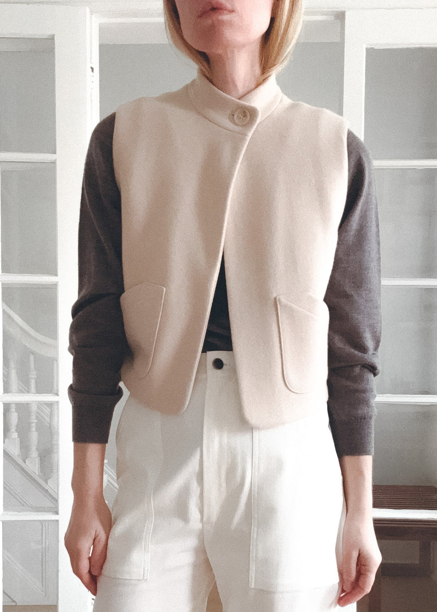 V01 Amalie Reversible Vest, Sand – So Elly